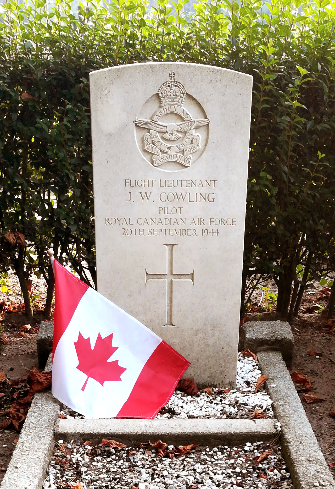 20190920_Cowling+Canadian flag.jpg